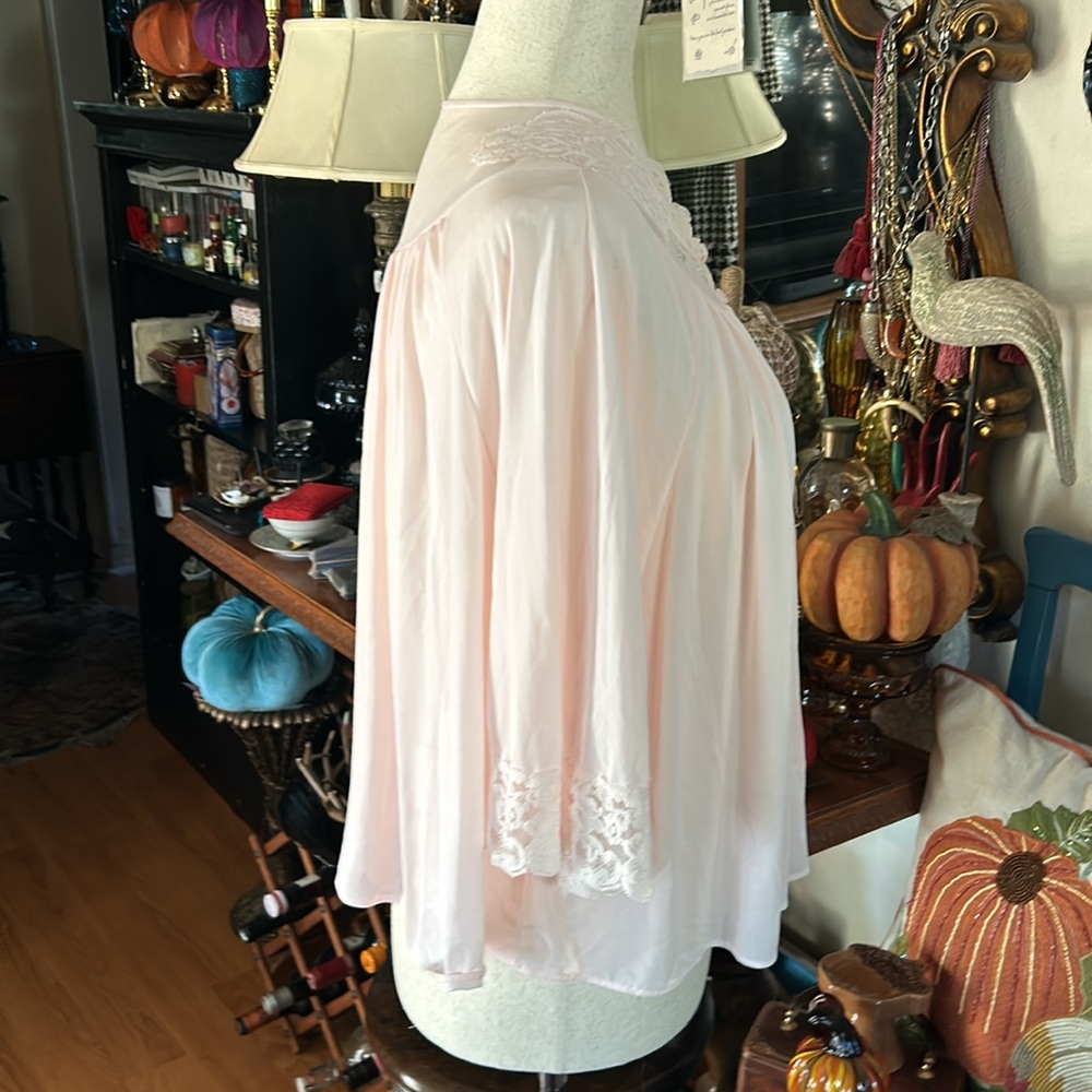 Vintage Baby Pink Bed Jacket w Pink Lace - Picture 5 of 9